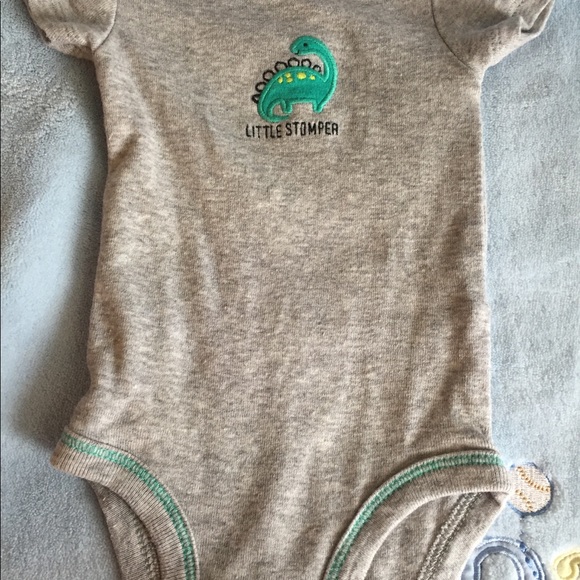Carters NB Onsie - Picture 4 of 7